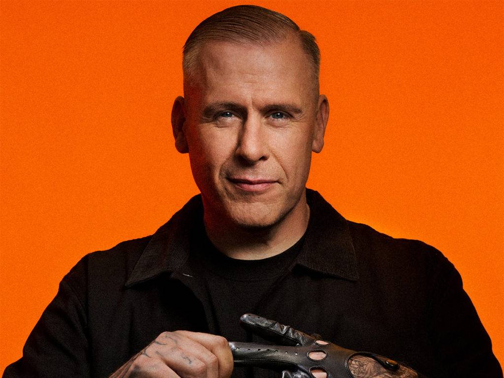 Liam O’Connor tager på landsdækkende tour med sit første stand-up show. Titlen er LIAM, og rammer Teaterbygningen fredag 3. oktober 2025.