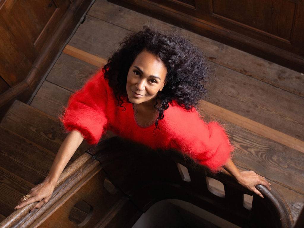 EN MUSIKALSK JULEOPLEVELSE: Caroline Henderson Julekoncert på teaterbygningen i Køge lørdag den 22. november 2025 kl. 20.00