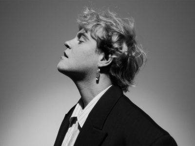 Hjalmer - Akustisk Tour på Teaterbygningen i Køge torsdag 15. oktober 2026.