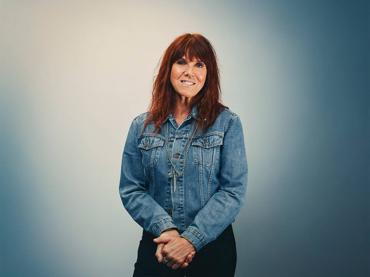 Hanne Boel live med band på Teaterbygningen i Køge torsdag 5. november 2026. Glæd dig til en blanding af nyt materiale og de ikoniske sange.